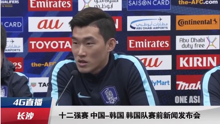 他旁边的男人满脸怒容，也对我不理不睬。